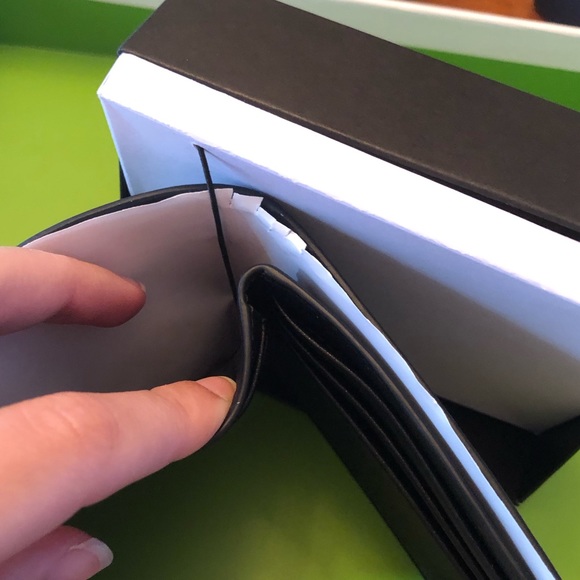 Men’s saffiano signature Michael Kors wallet - Picture 5 of 5